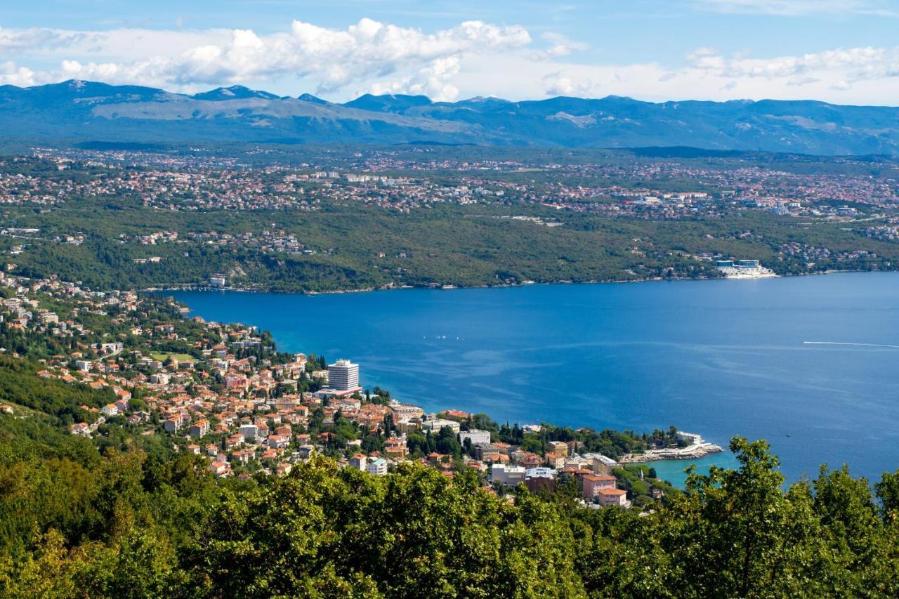 Altamar Seaview Opatija Apartment Bagian luar foto